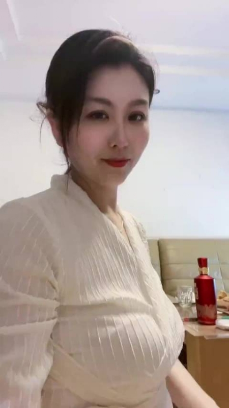 钕钕的第一张照片--北京红颜知己交友网